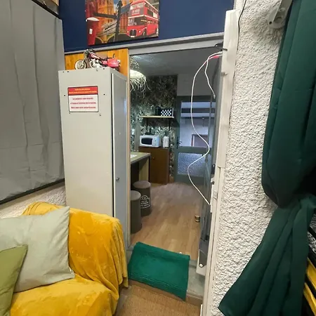 Dans La Maison Donasete *